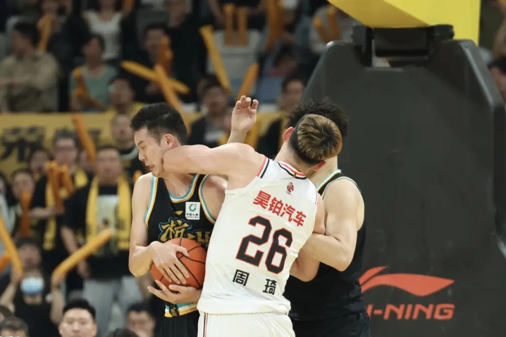 包含太狠了！奥兰多魔术围绕国王杯扳平良机夏洛特黄蜂再遭质疑备战CBA常规赛，转会期波尔图调整名单以备德国杯的词条米兰体育中国官网